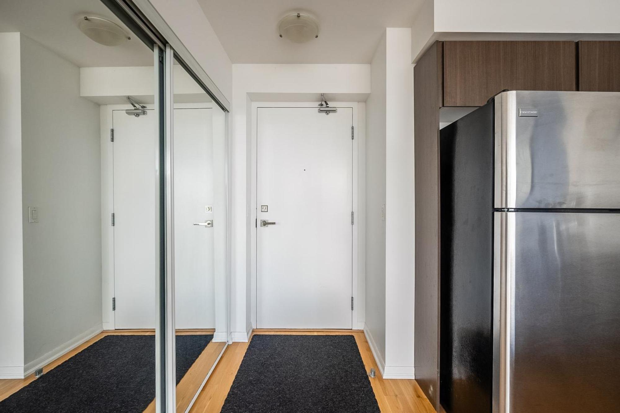 Globalstay. Burano Condos In Downtown Торонто Экстерьер фото